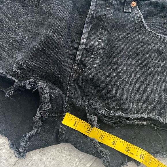 Levis Premium Black Denim Shorts - Picture 3 of 10